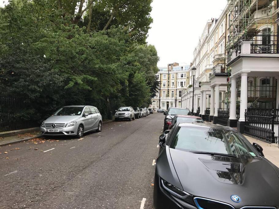 Stunning 2 Bed/2Bath Flat In Heart Of Kensington Apartamento Londres Exterior foto