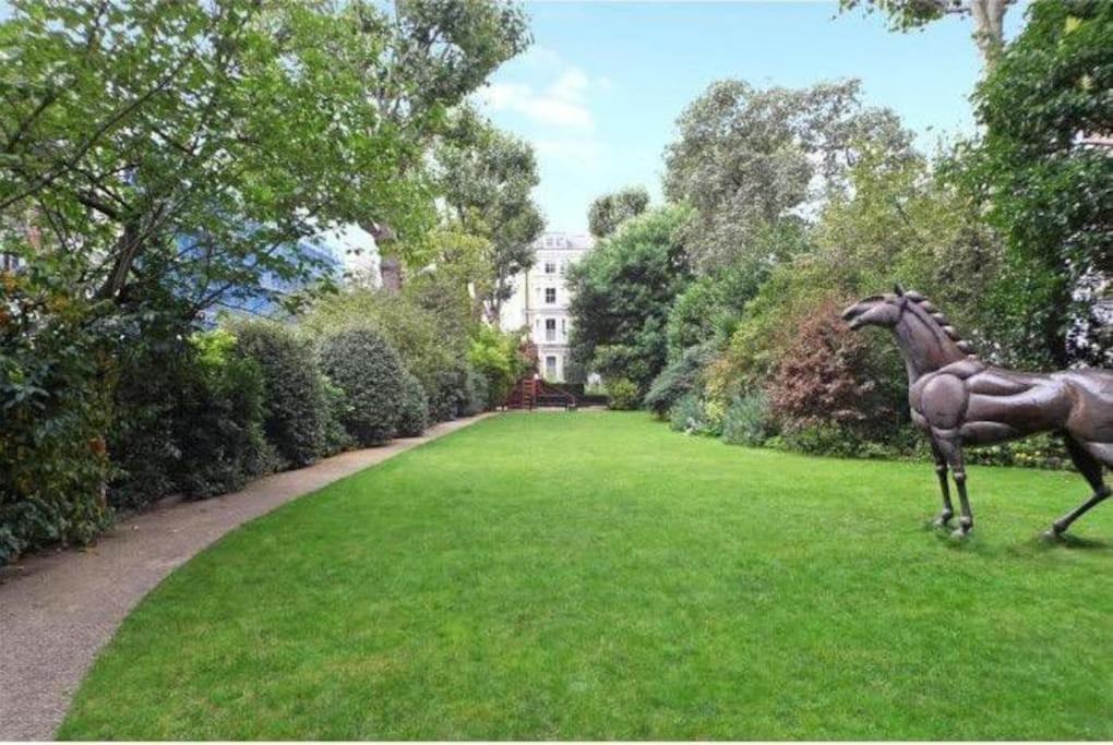Stunning 2 Bed/2Bath Flat In Heart Of Kensington Apartamento Londres Exterior foto