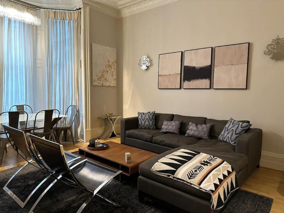 Stunning 2 Bed/2Bath Flat In Heart Of Kensington Apartamento Londres Exterior foto