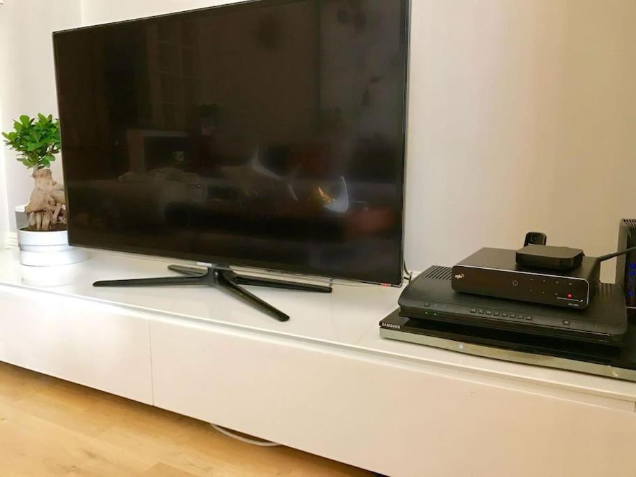 Stunning 2 Bed/2Bath Flat In Heart Of Kensington Apartamento Londres Exterior foto
